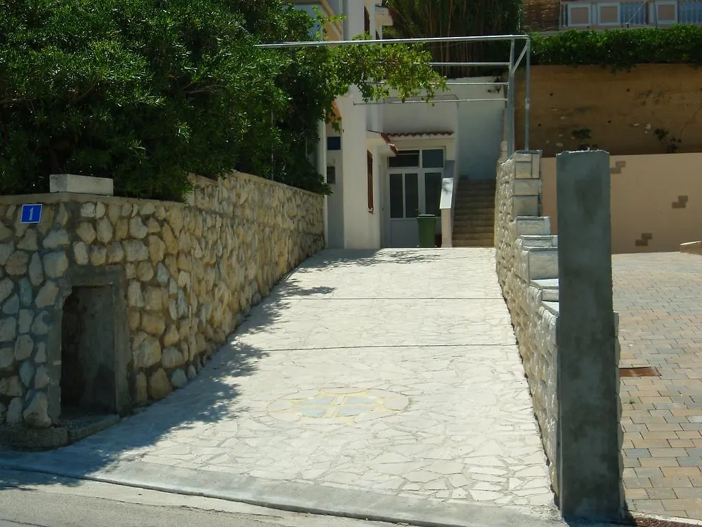 Apartments Ariana Pag Island