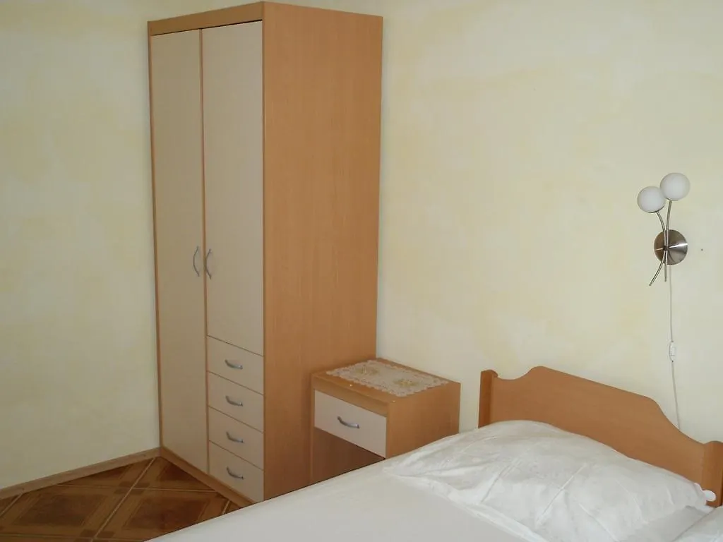 Apartments Ariana Pag Island