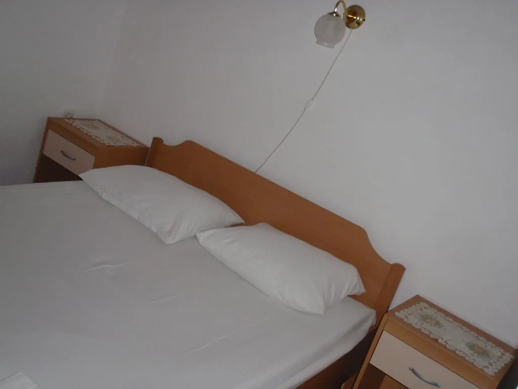 Apartments Ariana Pag Island
